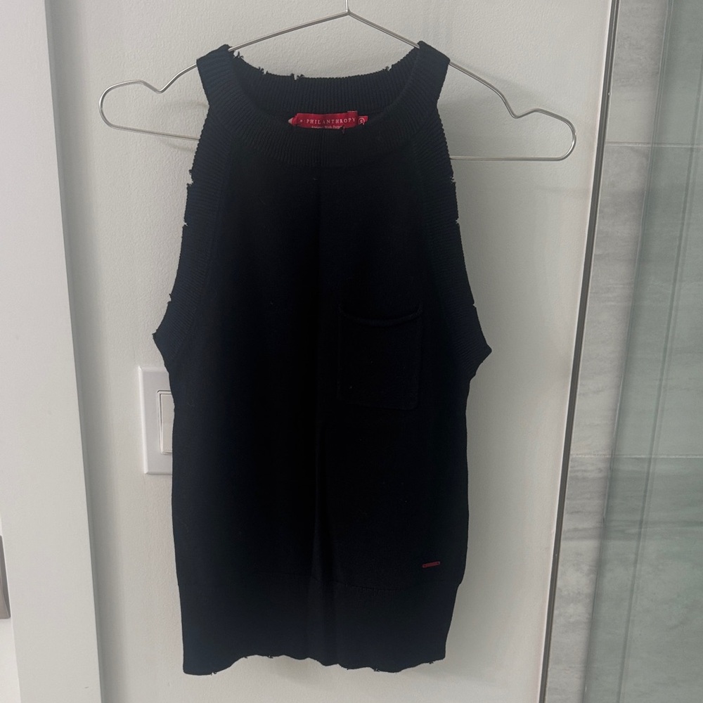 Stylish Black Tank Top with Pocket